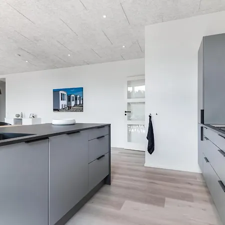 Dom wakacyjny Beautiful In With 4 Bedrooms *