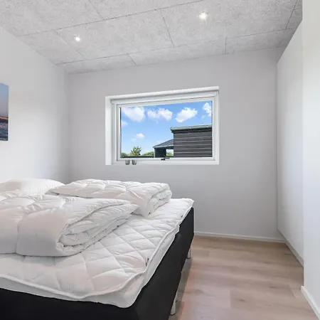 Dom wakacyjny Beautiful In With 4 Bedrooms