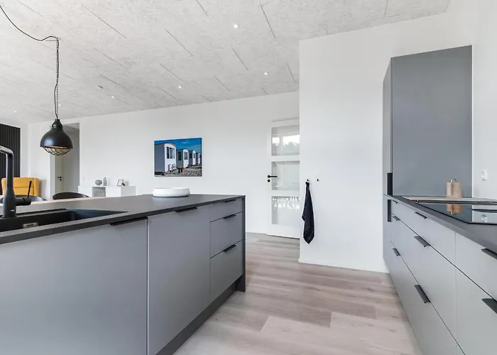 Dom wakacyjny Beautiful In With 4 Bedrooms *