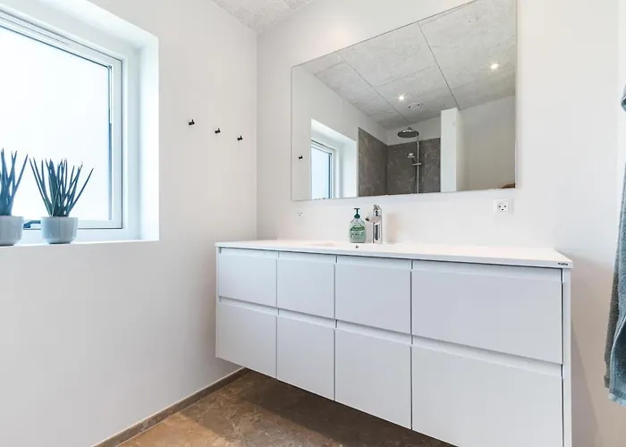 Beautiful In With 4 Bedrooms