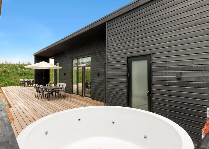 Dom wakacyjny Beautiful In With 4 Bedrooms Løkken
